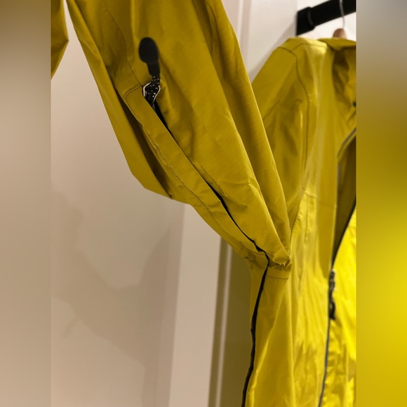 McKinley Rain Aquamax Jacket (Size: M) - Picture 5 of 12